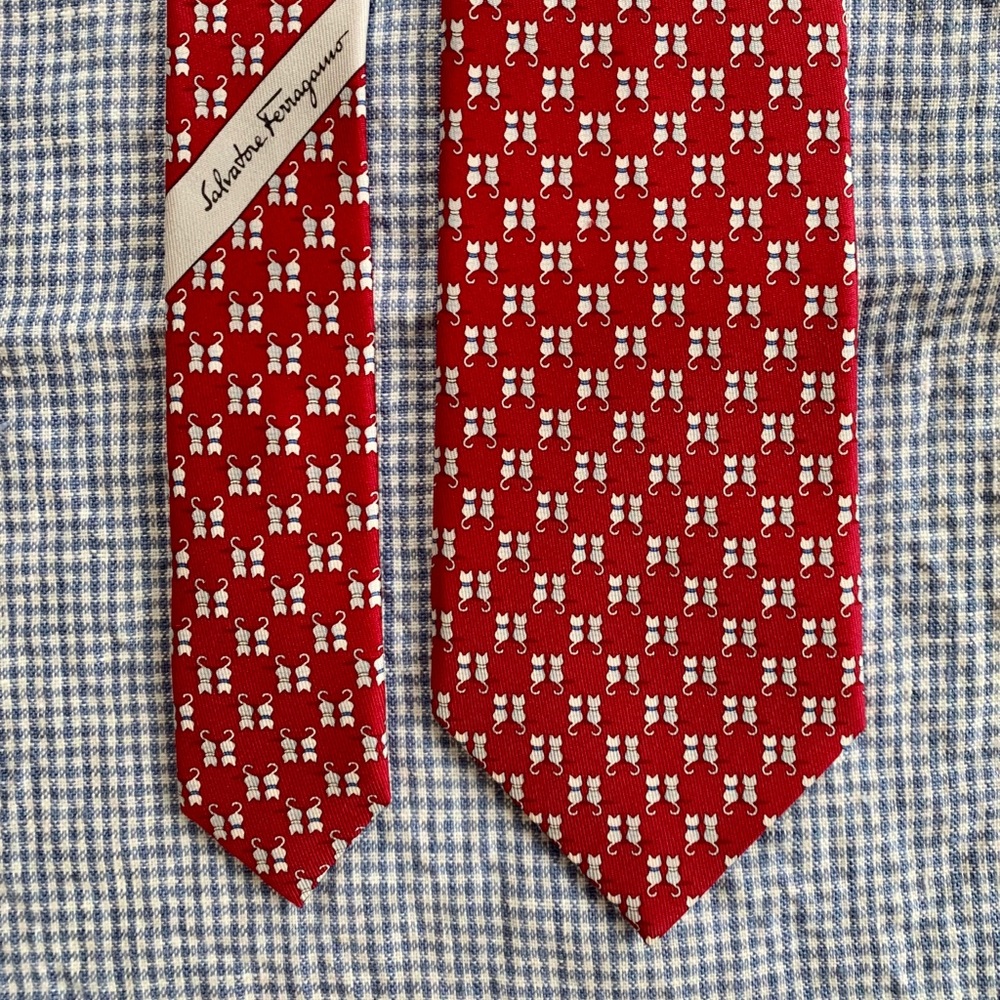 Salvatore Ferragamo Silk Tie // red white grey